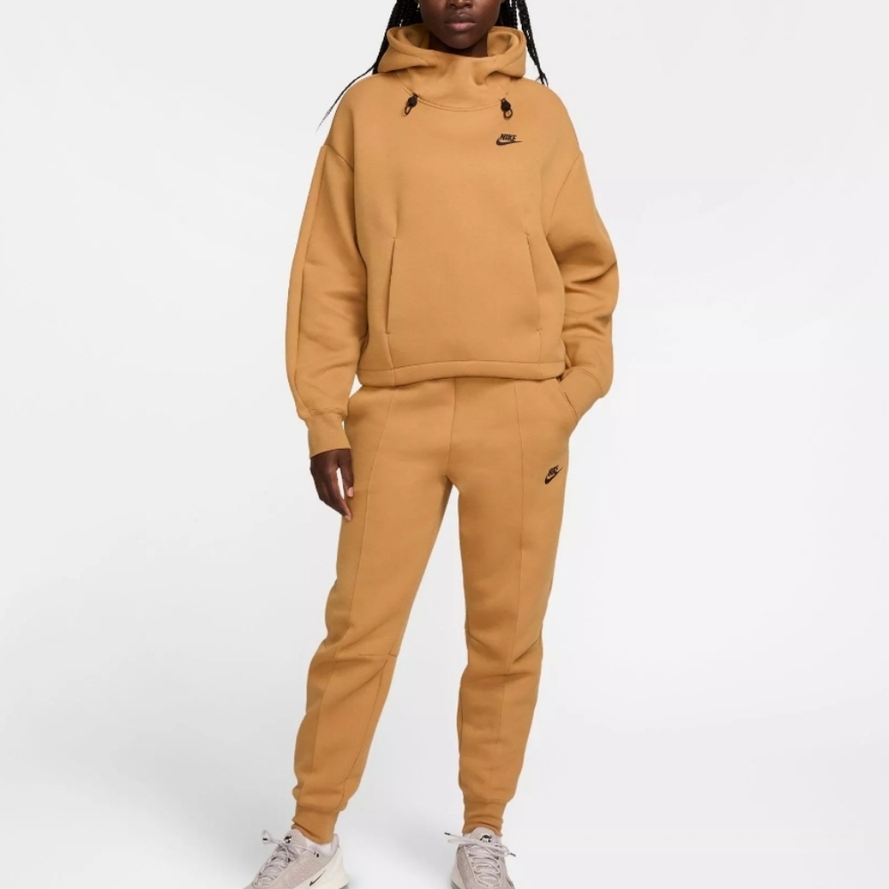 NWT 2pc Women's Nike Tech Pack Hoodie and Jogger Set
